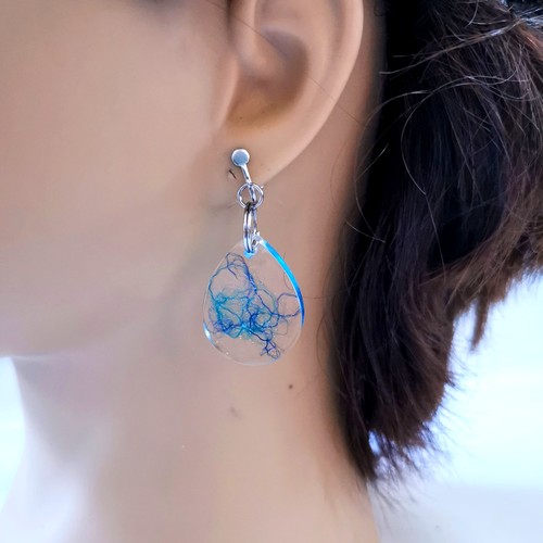 Clips d’oreilles à pendentifs upcycling bleu ciel