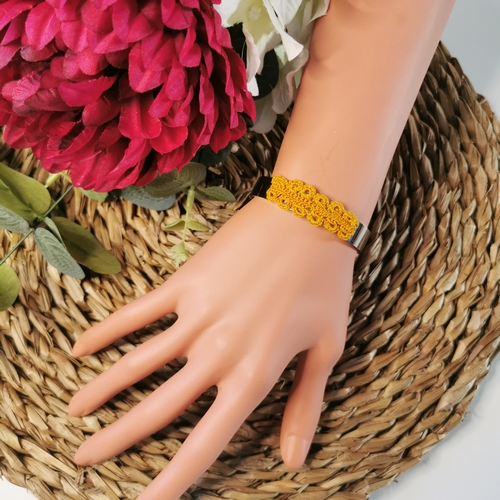 Bracelet poignet fin jonc en acier inox et dentelle jaune