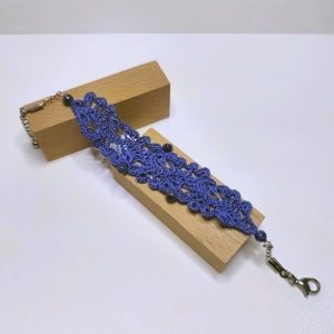 Dentelle de soie bleue et perles en sodalite - Les Intemporels
