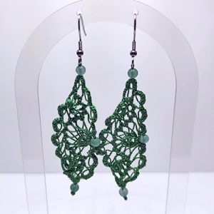 Dentelle de soie verte et perles en aventurine