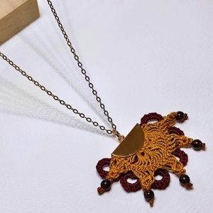 Collier Soleil Couchant en soie et perles cornaline<br>Collection Pharaon