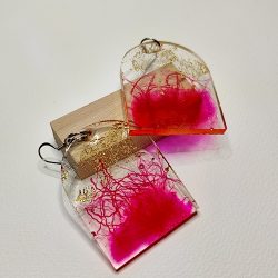 Grande vitrail rose fluo1